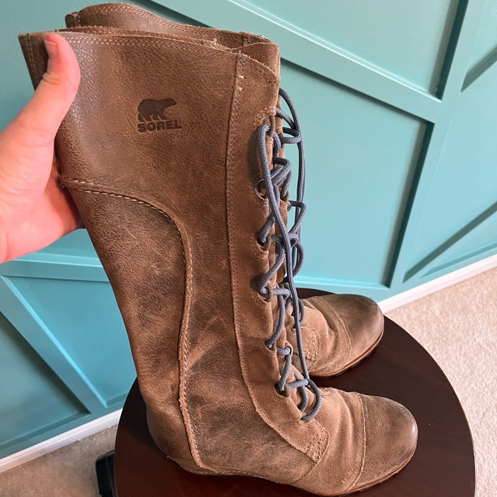 Tall Sorel wedge boots size 7